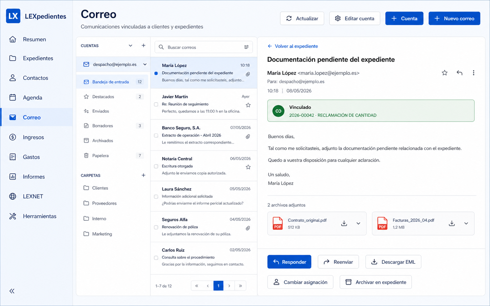 Vista del correo integrado de LEXpedientes con un mensaje vinculado a un expediente ficticio